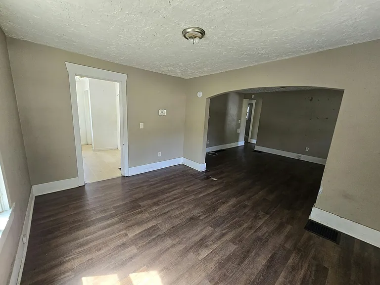1363 E Johns Ave — Photo 9