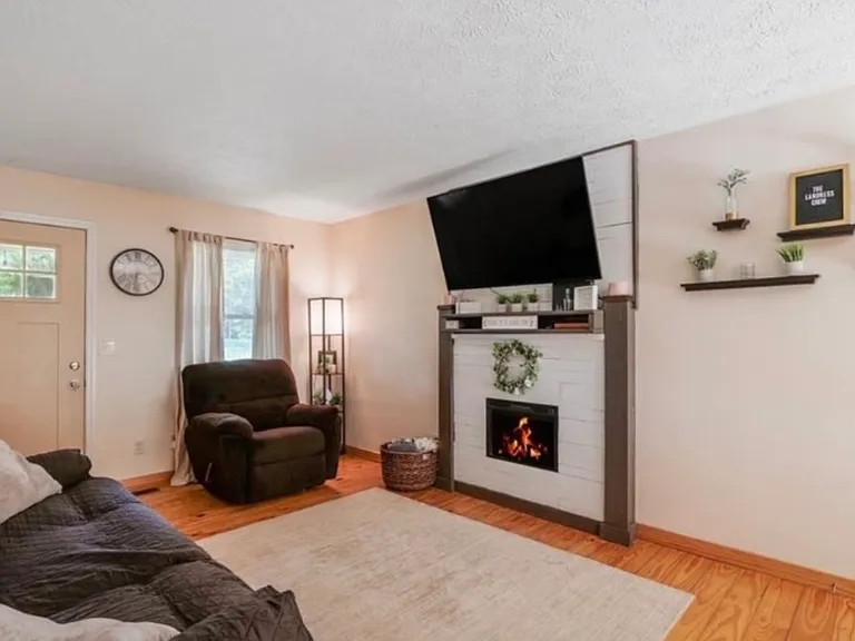 5753 Cobb St — Photo 3