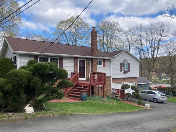 1040 Causeway Dr, Friedens, PA 15541