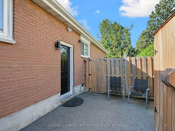 4th image of 702 Crystal St