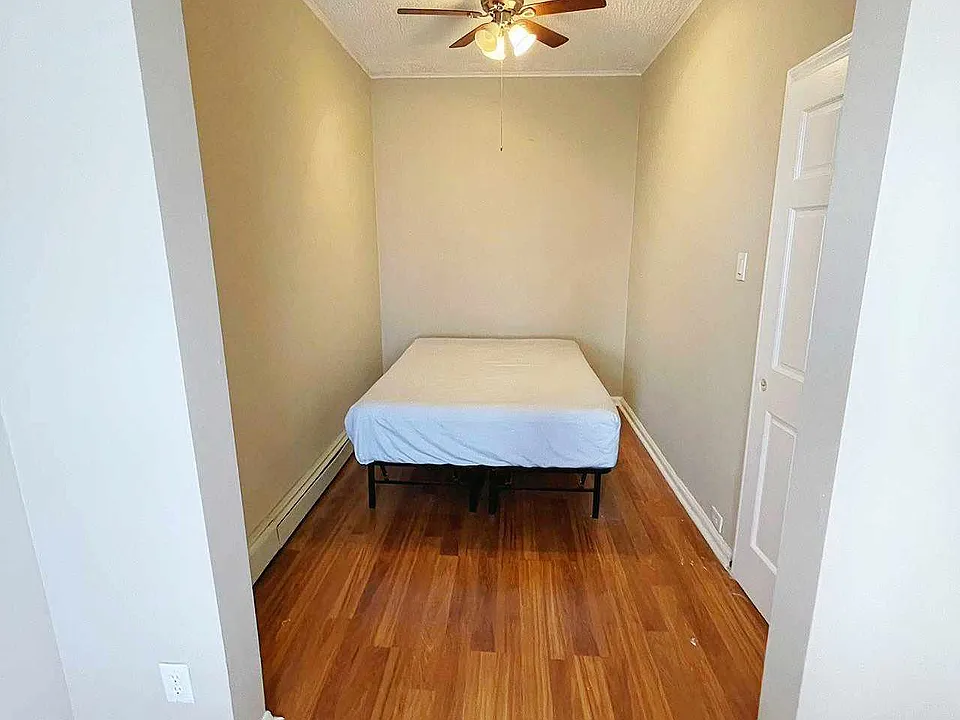 Back small bedroom
