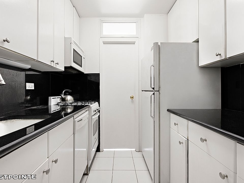 1st image of 215 E 80th St