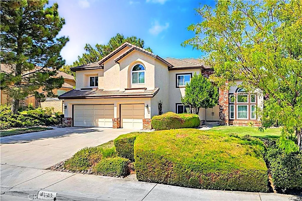 5 bed, 2819 sqft, $4,195 — Photo 1