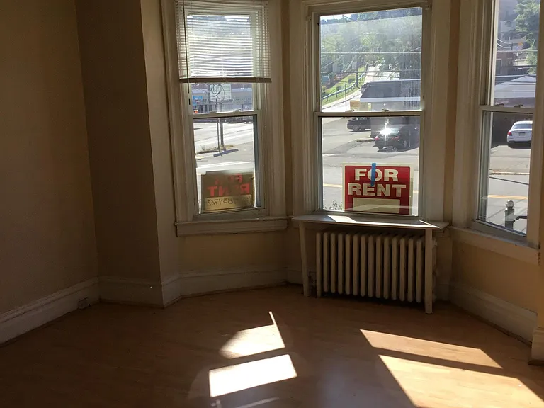613 Alger St #2 — Photo 8