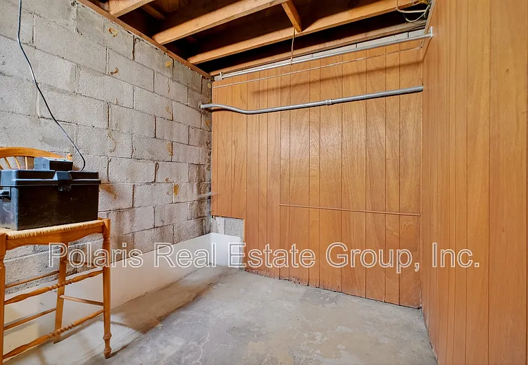717 E 60th St — Photo 22