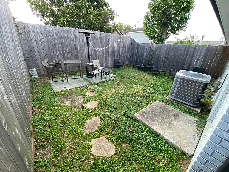 628 Carrollton Ave — Photo 13