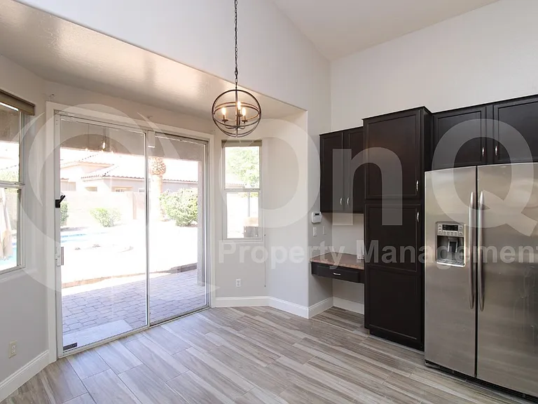 2764 E Highland Ct — Photo 5