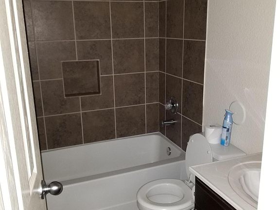 5th image of 14226 N Point Ave