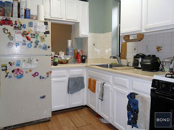 3rd image of 108 W 95th St APT 5RW