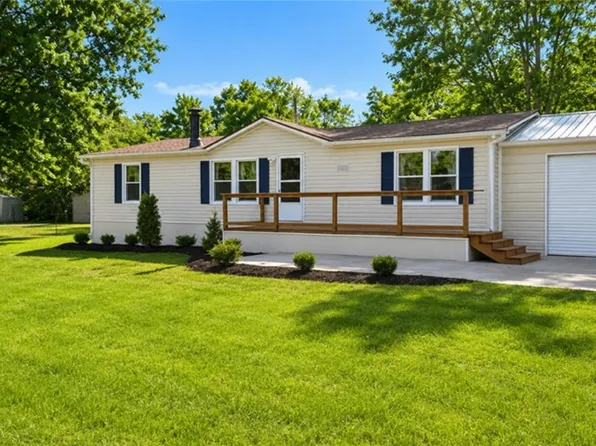 806 N Jerry St, Raymore, MO 64083