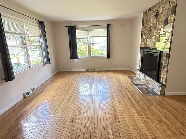 74 Village Ln — Photo 5