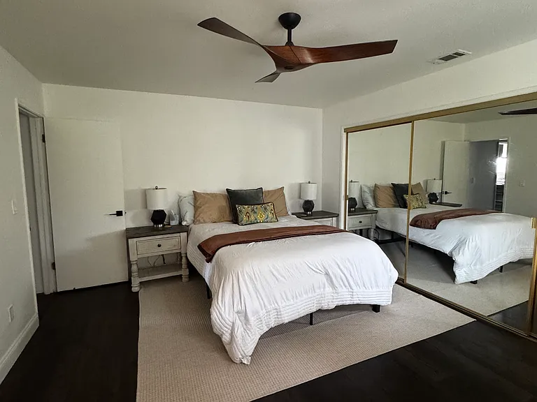Large Primary Ensuite Bedroom