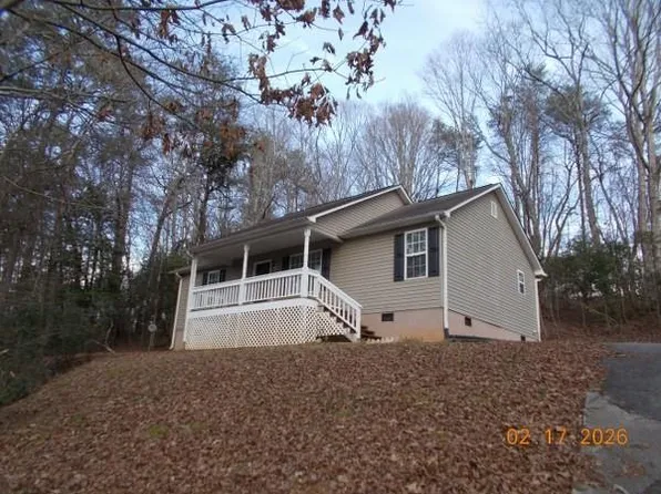 124 Tradewinds Rd, Cleveland, GA 30528