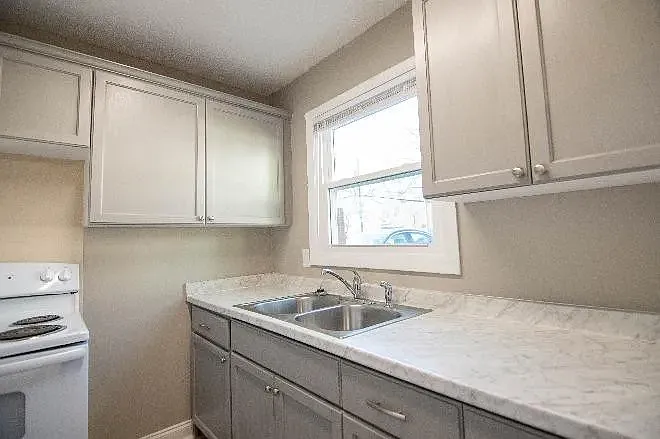318 Highland St #2 — Photo 6
