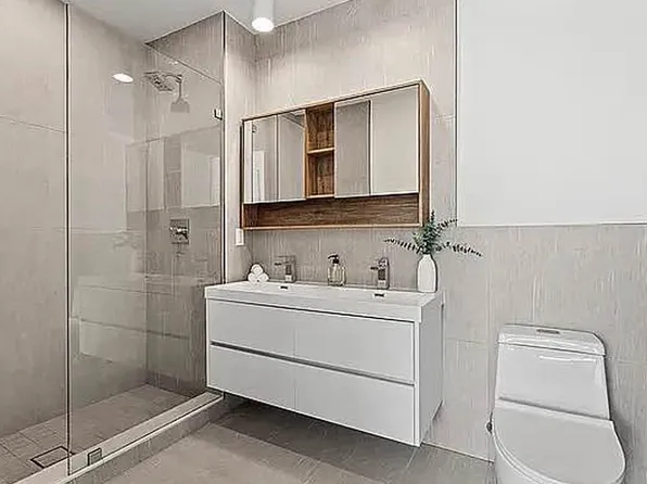 1173 Rogers Avenue image 5 of 8