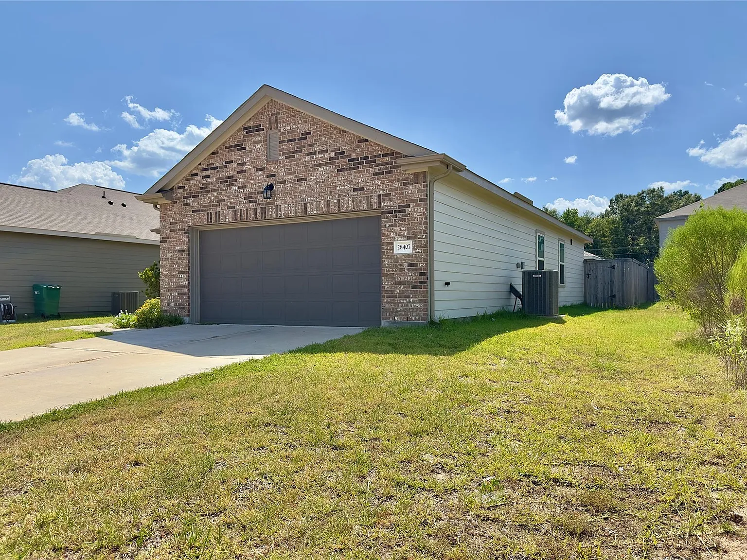 3 bed, 2.0 bath, 1216 sqft, $1,795 — Photo 2