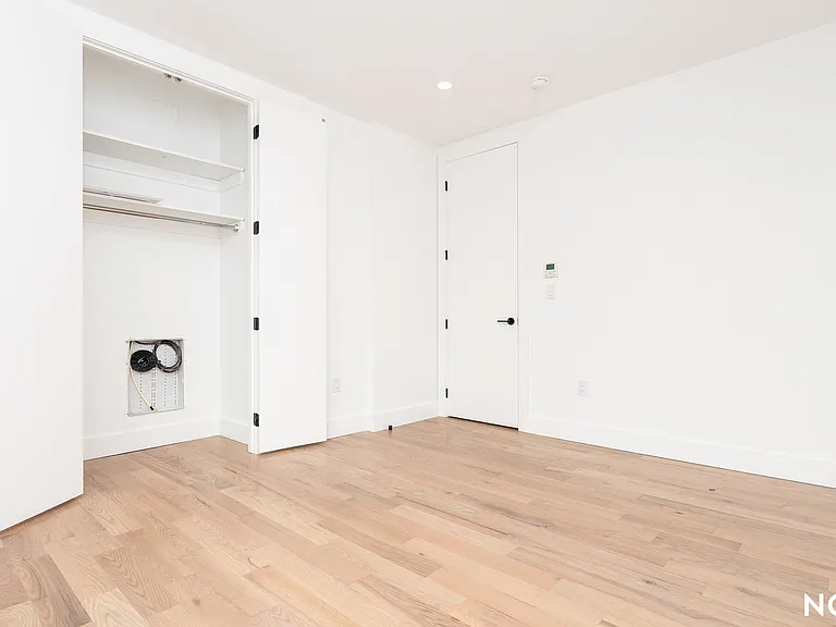 230 N 7th St #201 — Photo 8