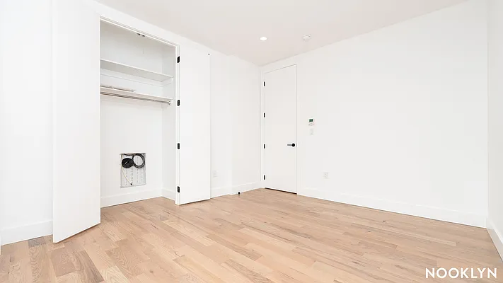 Rented by Nooklyn NYC LLC | media 13