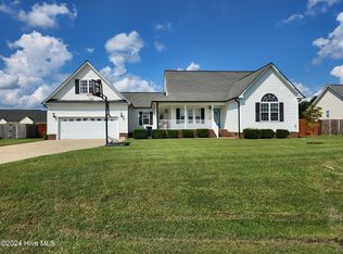 102 Hampton Ln, Princeton, NC 27569