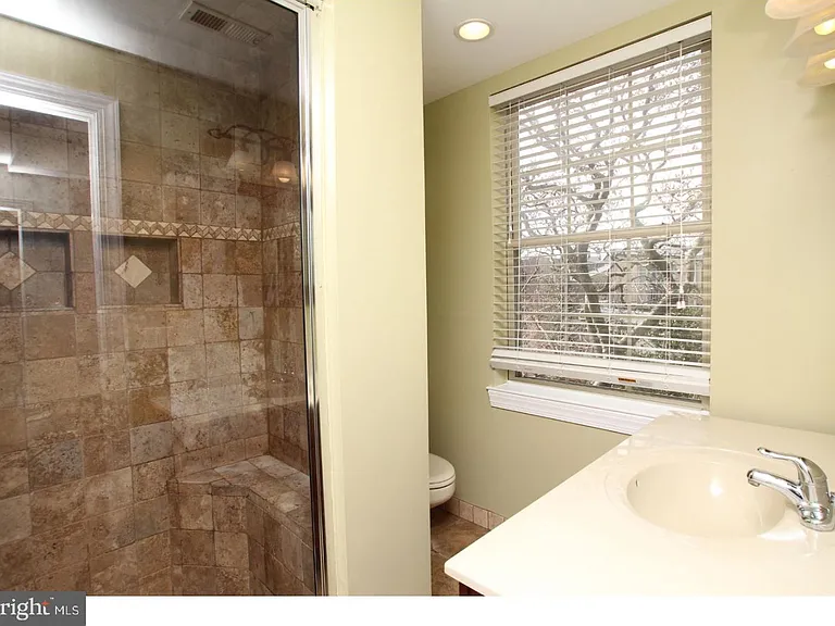 968 N Lawrence St #R — Photo 20