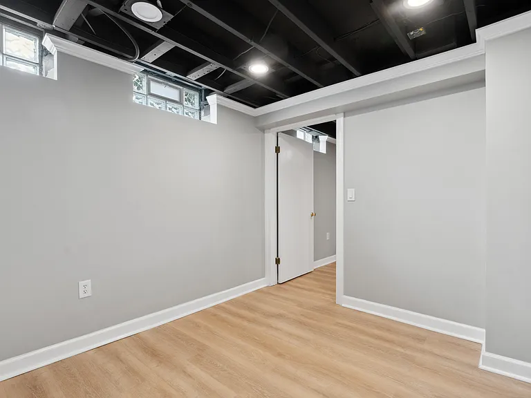 3205 Braddock St — Photo 30