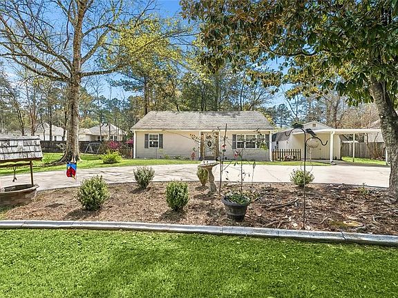 3rd image of 1404 Lotus Rd