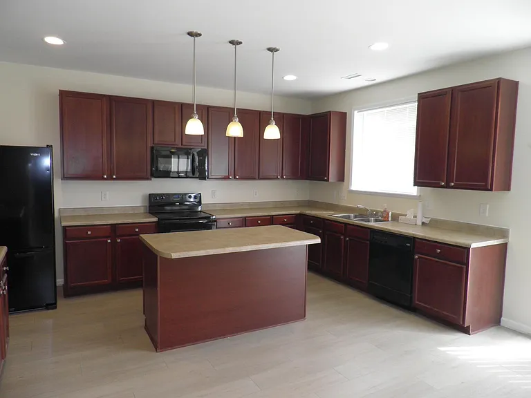 316 Coalyard Dr — Photo 2