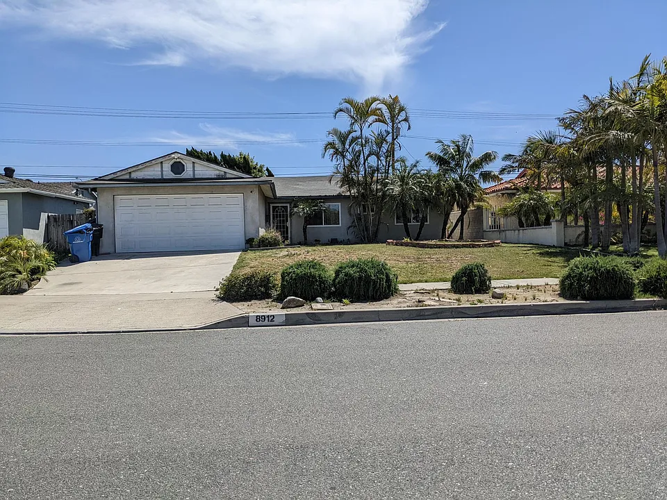 8912 Sapphire Ave
