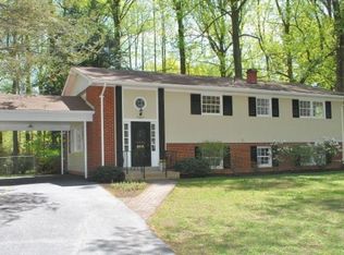 7817 Roswell Dr, Falls Church, VA 22043