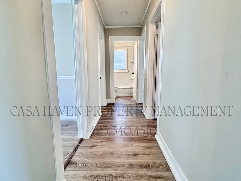 320 Clark St — Photo 7