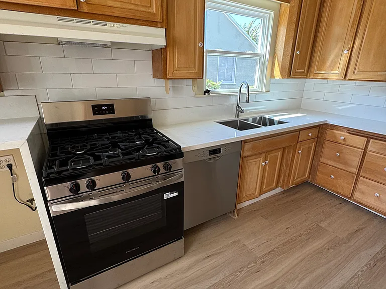 3123 Butler Ave — Photo 9