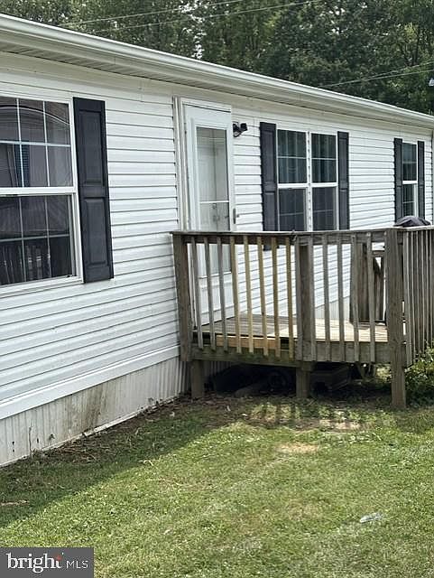 1st image of 8 W Circle Dr