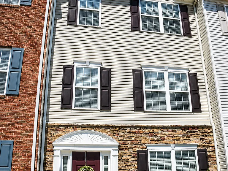 106 Clearwater Ct — Photo 1