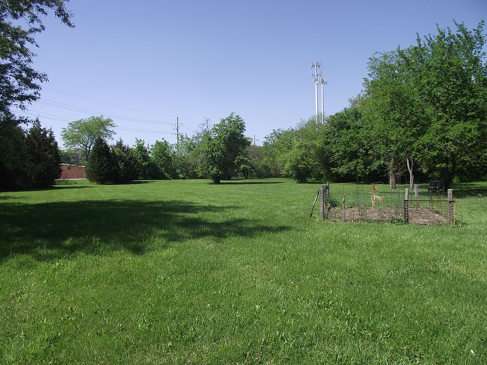 1st image of 6N315 Weber Dr