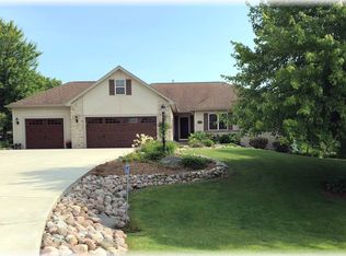 5463 Meadowview Ln, Hartford, WI 53027