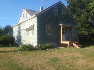 802 NE 1st St, Madison, SD 57042