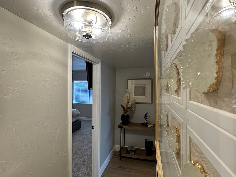 3732 N Taylor Dr — Photo 37
