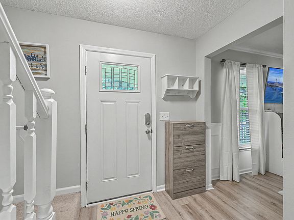5th image of 101 Margate Cir