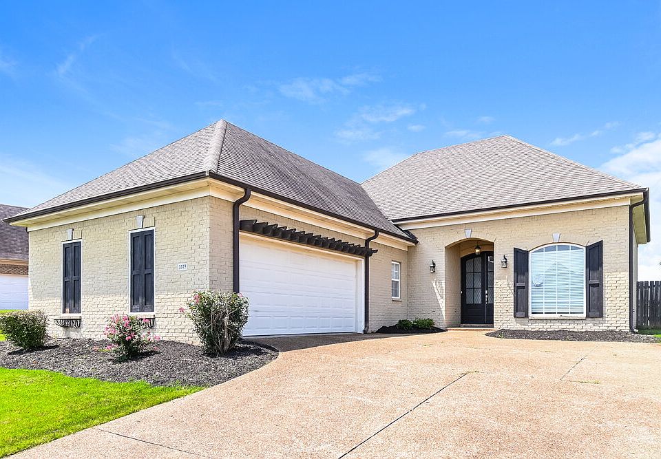1st image of 3373 Champion Hills Dr