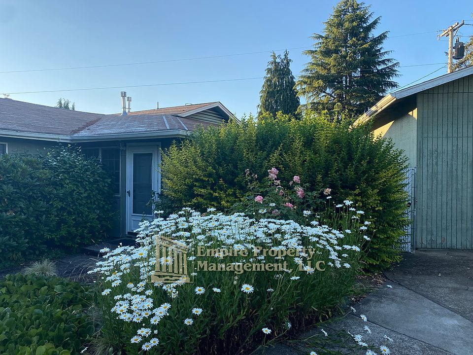 1st image of 2695 Quince St