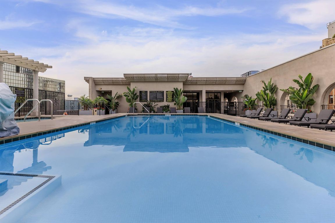 Rooftop Clubhouse