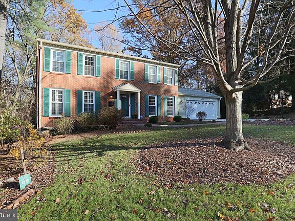 2nd image of 8424 Georgian Way