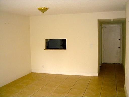 1st image of 5201 Geneva Way APT 101