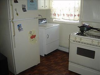 3rd image of 238 9th St