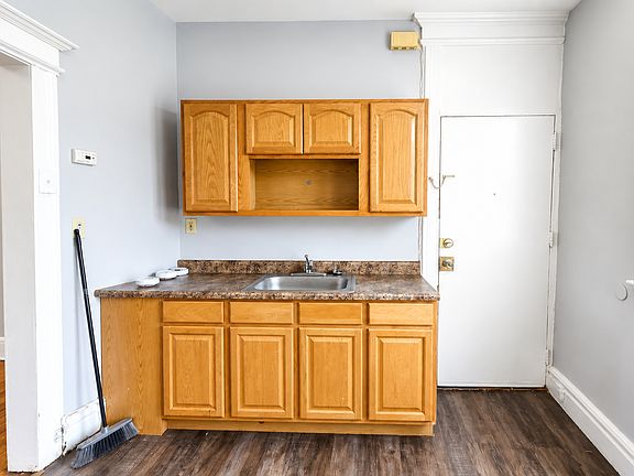 2nd image of 21 Vail St #3RR