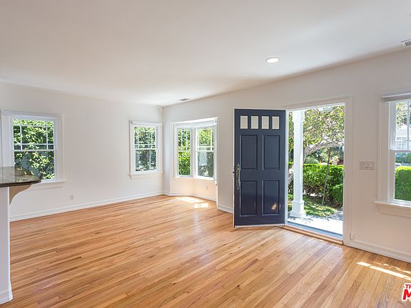 2nd image of 43 Savona Walk