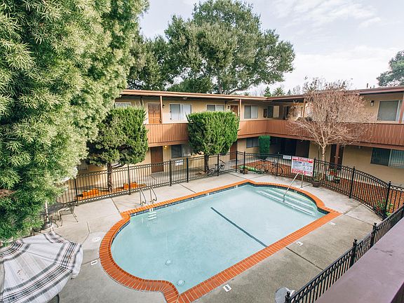2nd image of 303 Chiquita Ave APT 6