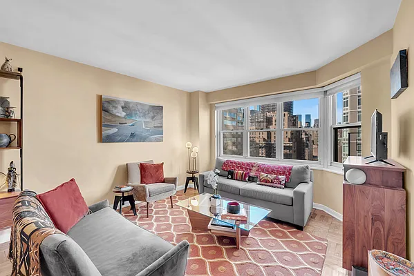 茶 LE st About 301 63rd St, New York NY | HOAs, Reviews, Amenities
