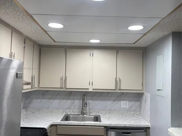 5550 NW 44th St APT 312B, Fort Lauderdale, FL 33319