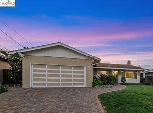 917 Las Pavadas Ave, San Rafael, CA 94903